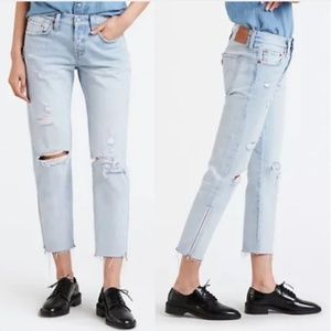 Levi’s 501 Taper Light Wash Distressed Zip Ankle Jeans Women’s size 28